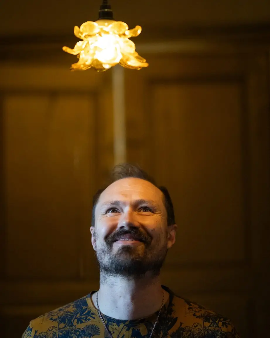 Nicolas-Jover-portrait-lampe-1-4x5