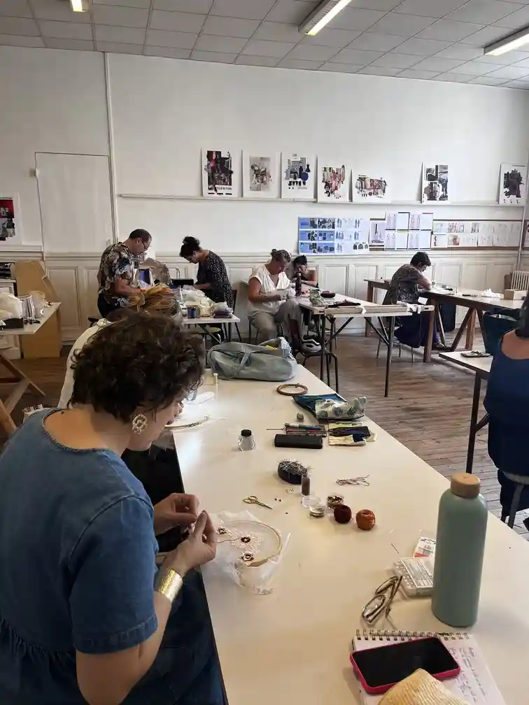 atelier-broderie-art-tulle-fleurs-philomatique-bordeaux